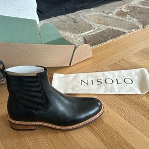 Size 9 black Nisolo boot, never worn.